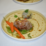 Pavé de filet mignon de veau façon Orloff et sa tatin d'artichaut farci à la duxelle de champignons