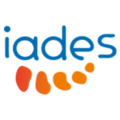 Logo Iades sur fond blanc.