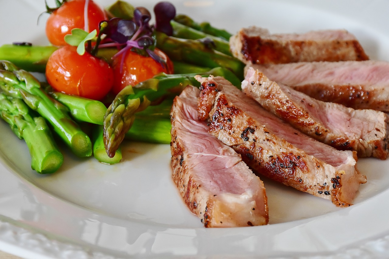 Viande et légumes pour les apports protidiques chez les personnes âgées